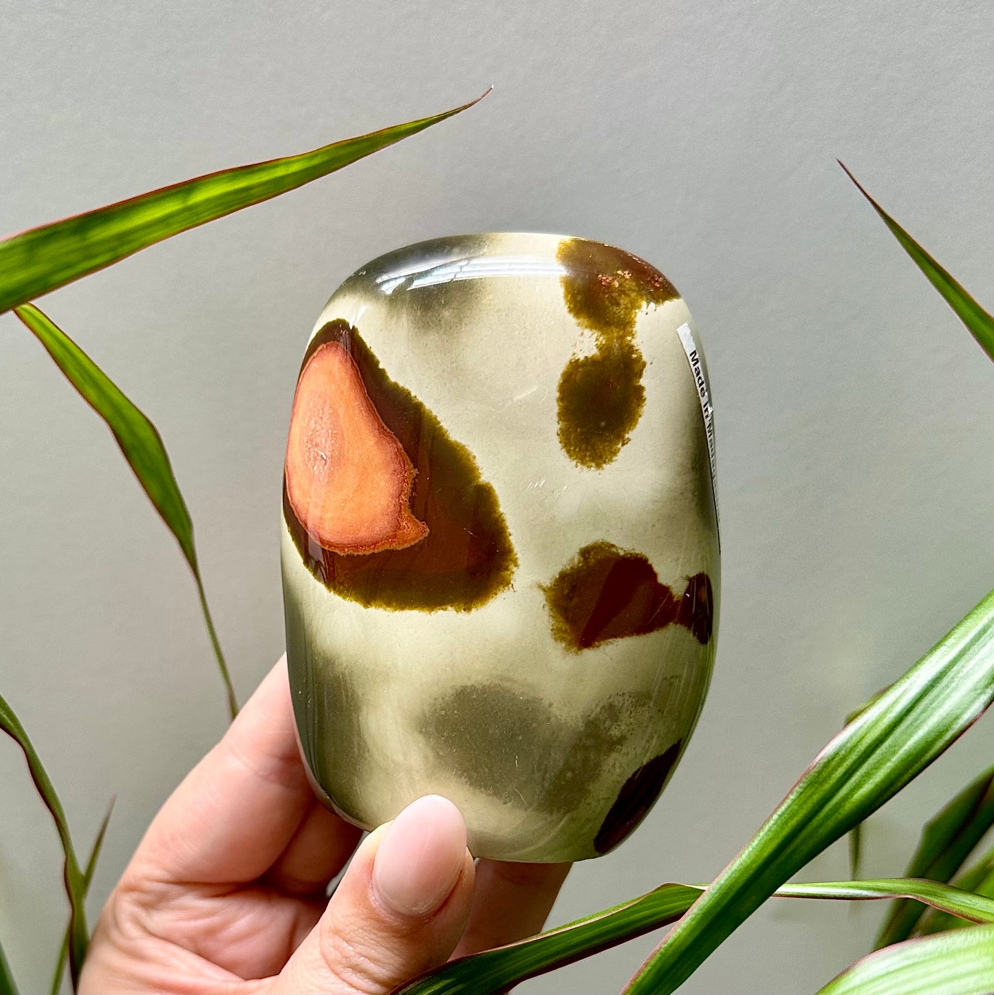 Polychroom jaspis sculptuur #42