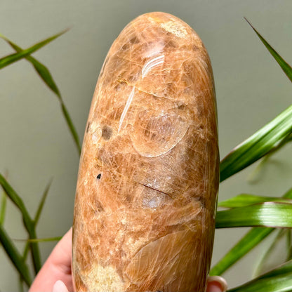 Perzik maansteen sculptuur #23