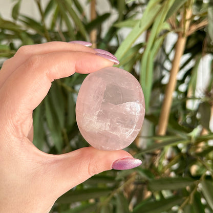 Rozenkwarts handsteen #518
