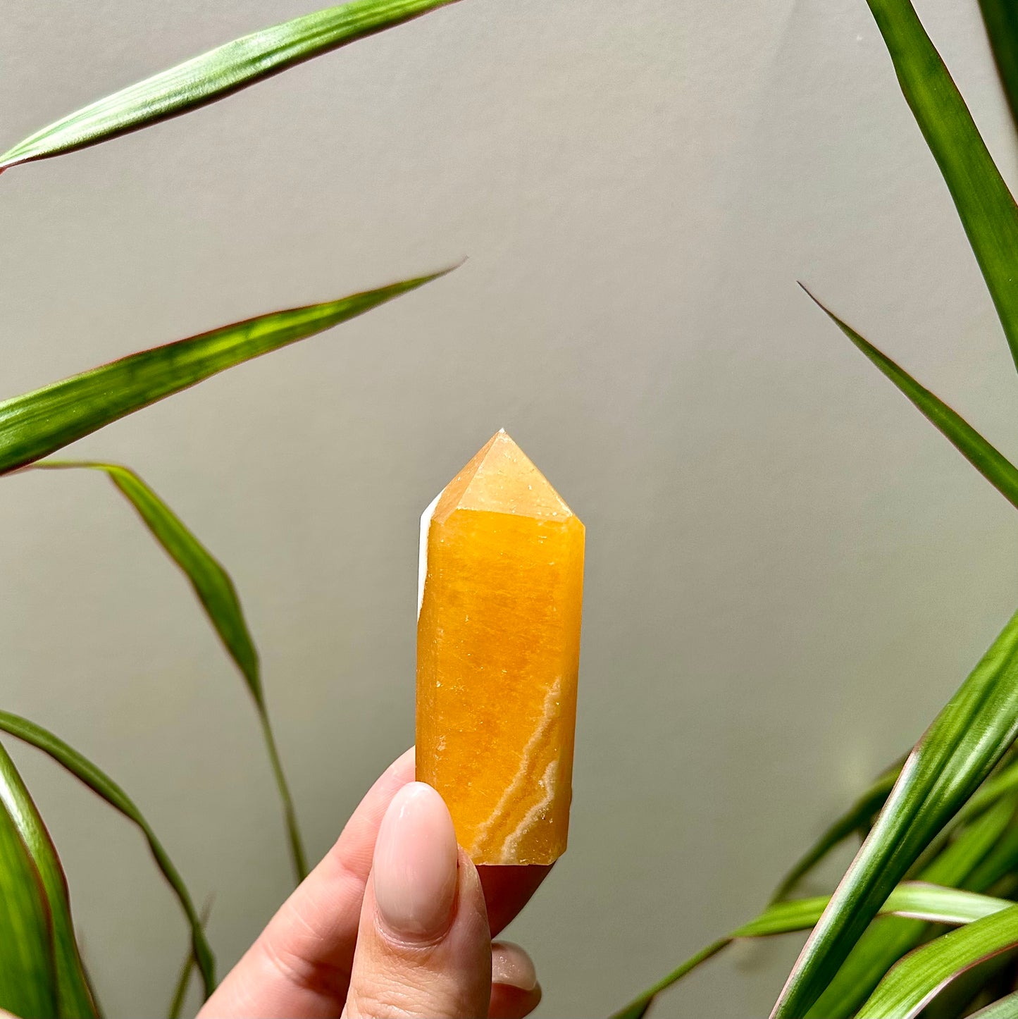 Oranje calciet torens